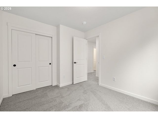 16001 Barlow Trail Ln, Oregon City, OR 97045