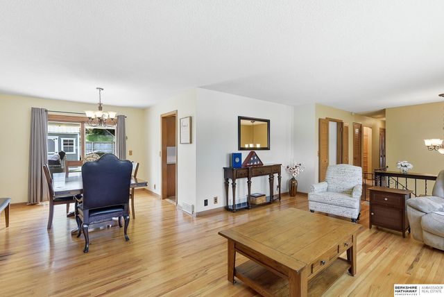 12073 Westover Road, Omaha, NE 68154