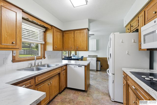 12073 Westover Road, Omaha, NE 68154