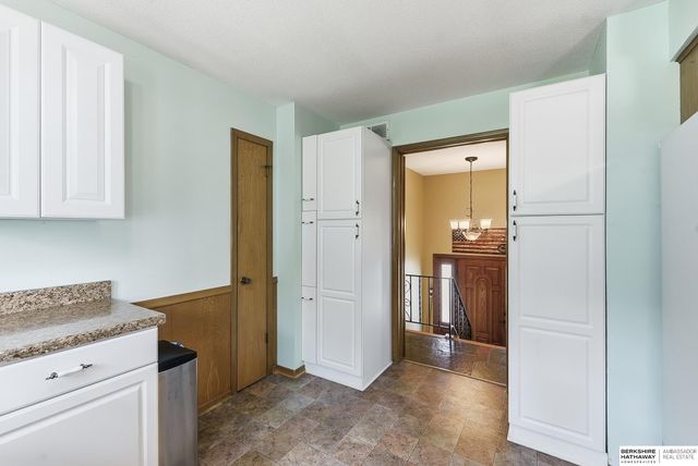 12073 Westover Road, Omaha, NE 68154