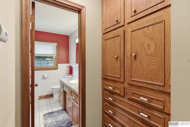 12073 Westover Road, Omaha, NE 68154