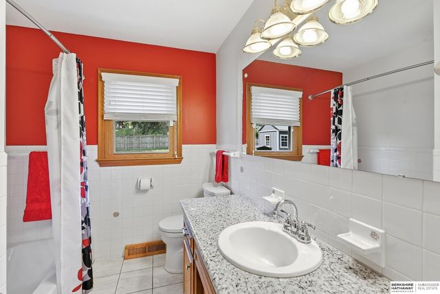 12073 Westover Road, Omaha, NE 68154