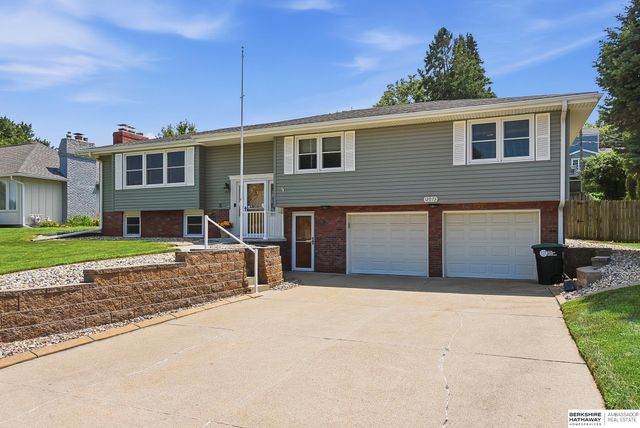 12073 Westover Road, Omaha, NE 68154
