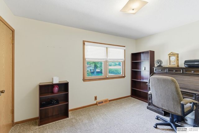 12073 Westover Road, Omaha, NE 68154