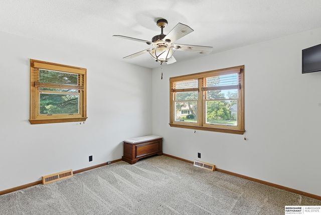 12073 Westover Road, Omaha, NE 68154