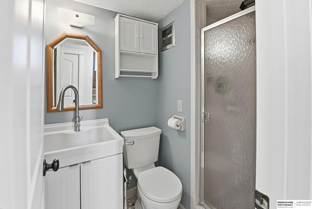 12073 Westover Road, Omaha, NE 68154