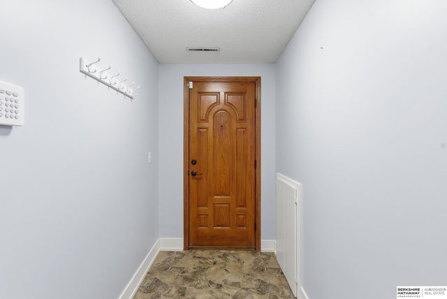 12073 Westover Road, Omaha, NE 68154