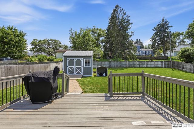 12073 Westover Road, Omaha, NE 68154