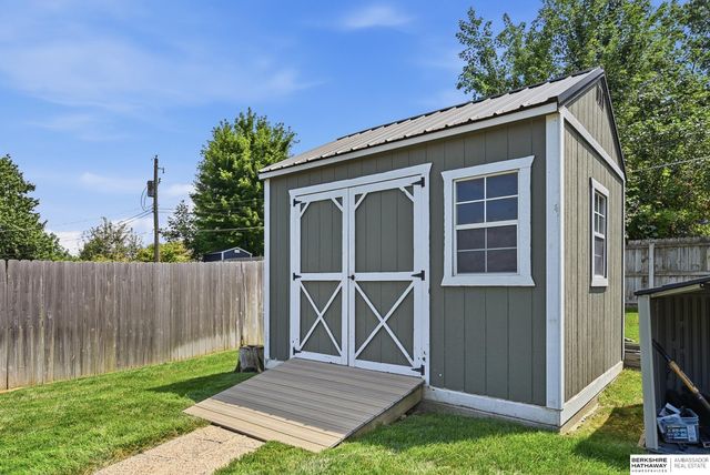 12073 Westover Road, Omaha, NE 68154