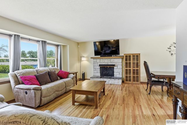 12073 Westover Road, Omaha, NE 68154