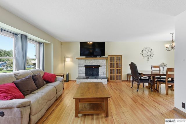 12073 Westover Road, Omaha, NE 68154