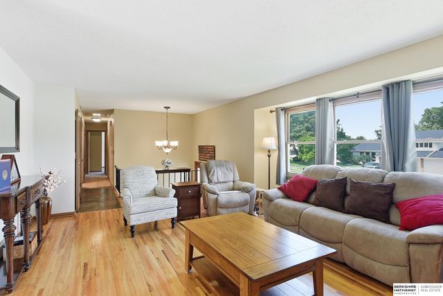 12073 Westover Road, Omaha, NE 68154