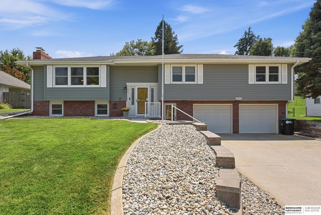 12073 Westover Road, Omaha, NE 68154