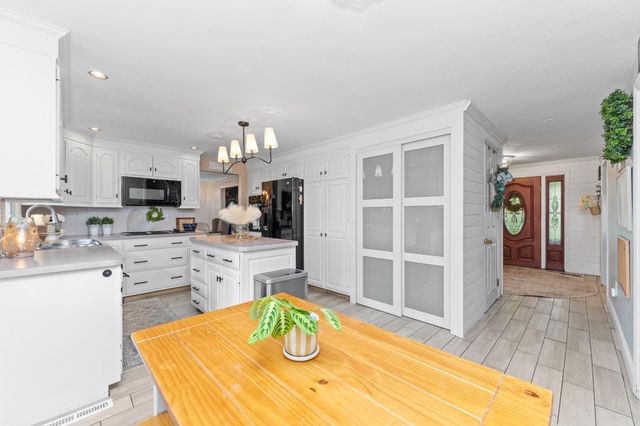 155 MILLER RD, Barto, PA 19504