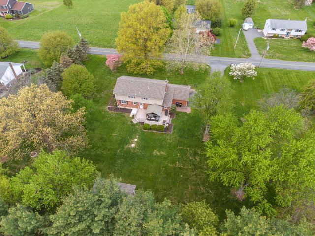 155 MILLER RD, Barto, PA 19504