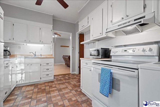 420 N 3rd Street, Hartsville, SC 29550