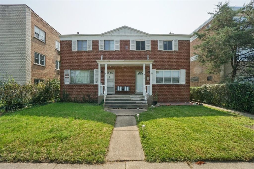 9115 N Gross Point Road, Skokie, IL 60077