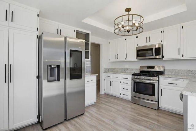 39991 Falcon Way, Murrieta, CA 92562