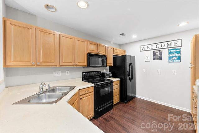 8144 Christmas Court, Charlotte, NC 28216