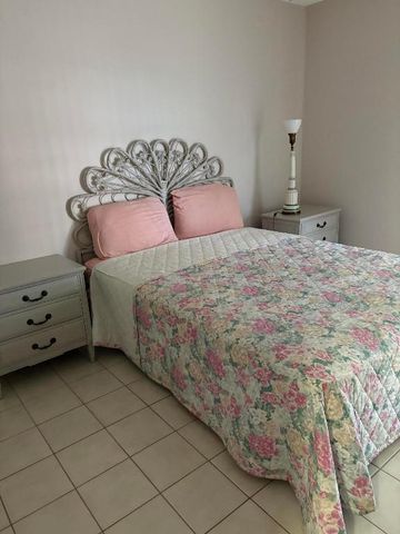 19 Golfs Edge F, West Palm Beach, FL 33417