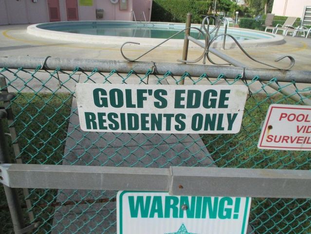 19 Golfs Edge F, West Palm Beach, FL 33417