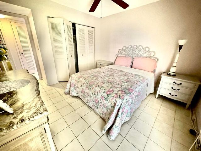 19 Golfs Edge F, West Palm Beach, FL 33417