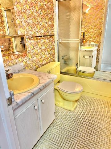 19 Golfs Edge F, West Palm Beach, FL 33417