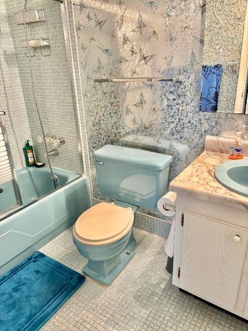 19 Golfs Edge F, West Palm Beach, FL 33417