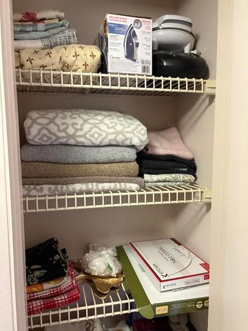 19 Golfs Edge F, West Palm Beach, FL 33417