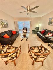 19 Golfs Edge F, West Palm Beach, FL 33417