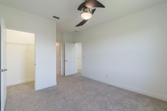 696 NE Waters Edge Lane, Port St. Lucie, FL 34983