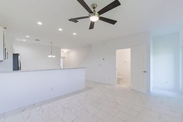 696 NE Waters Edge Lane, Port St. Lucie, FL 34983