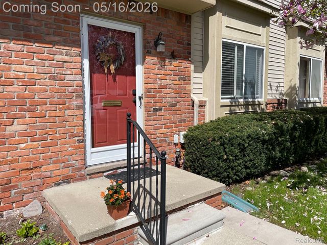 1813 Torquay Avenue 7, Royal Oak, MI 48073