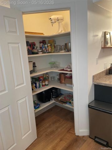 1813 Torquay Avenue 7, Royal Oak, MI 48073
