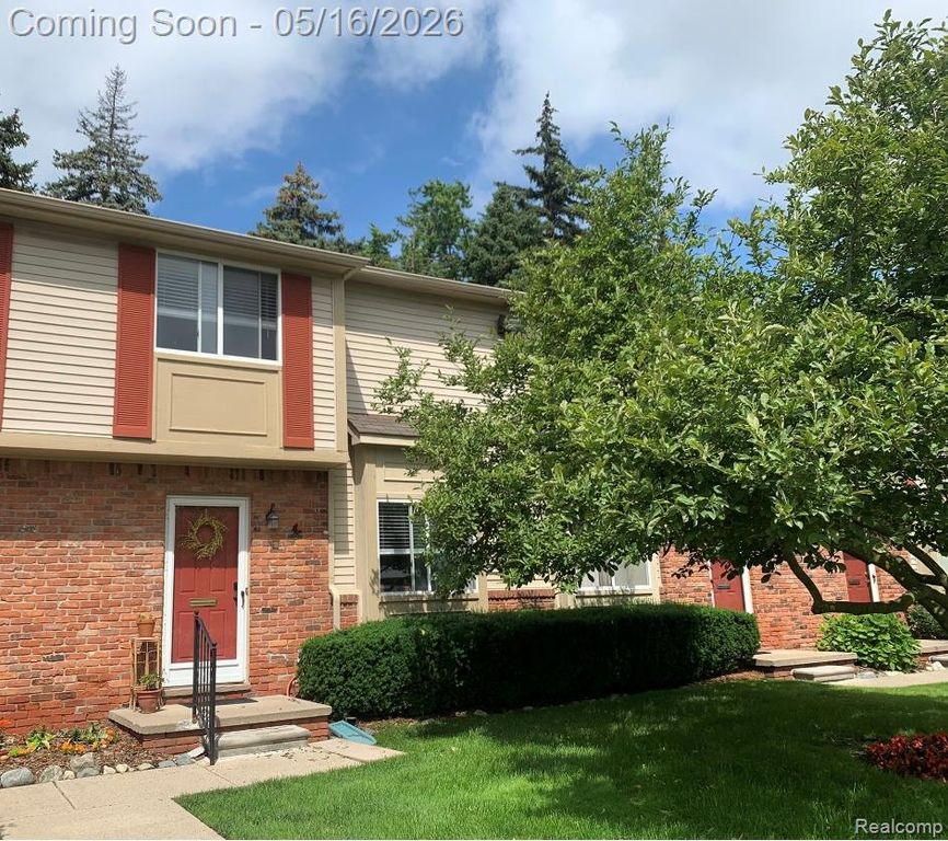 1813 Torquay Avenue 7, Royal Oak, MI 48073