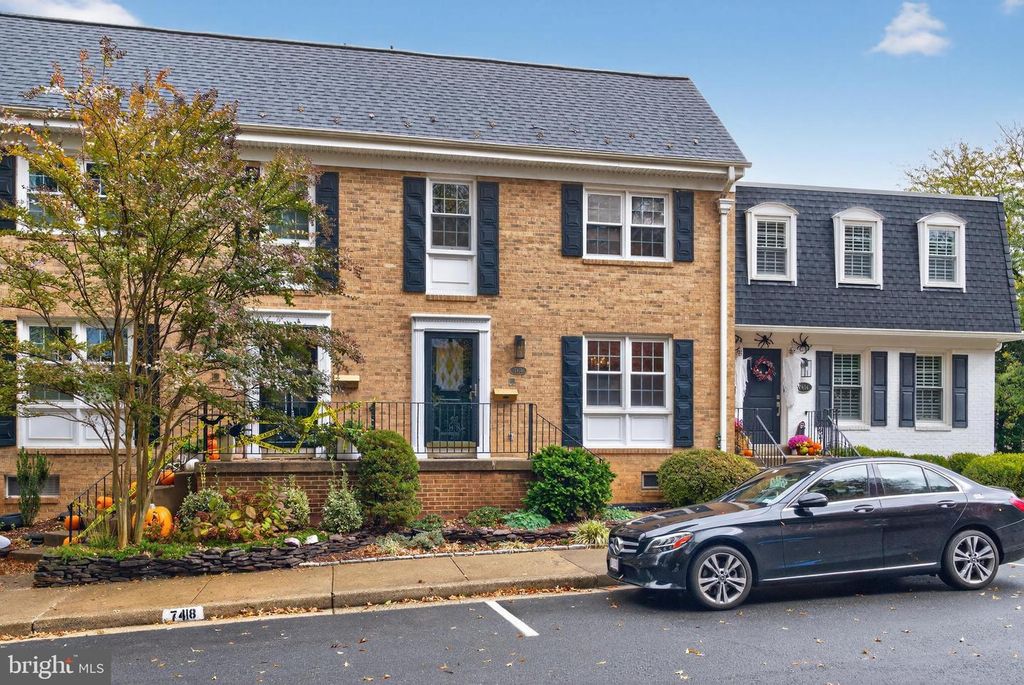 7416 HALLCREST, Mclean, VA 22102