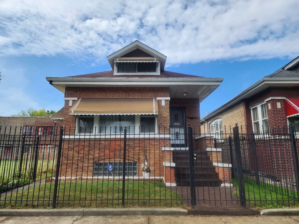 8350 S Carpenter Street, Chicago, IL 60620