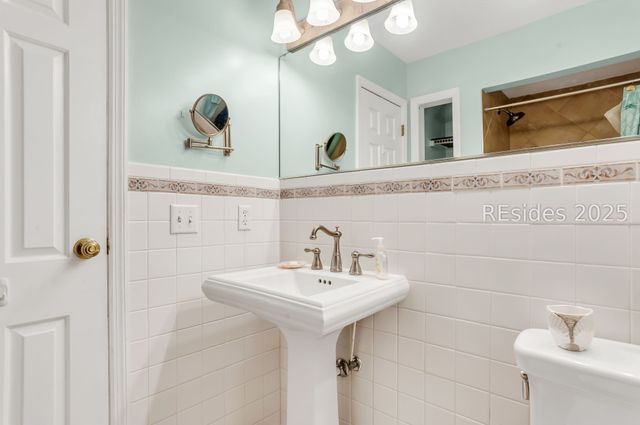 22 Marblehead Road E, Hilton Head Island, SC 29926