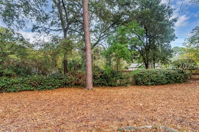 22 Marblehead Road E, Hilton Head Island, SC 29926