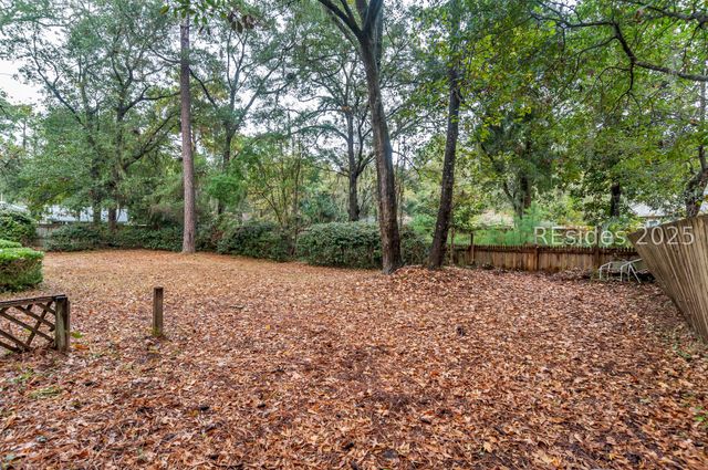 22 Marblehead Road E, Hilton Head Island, SC 29926