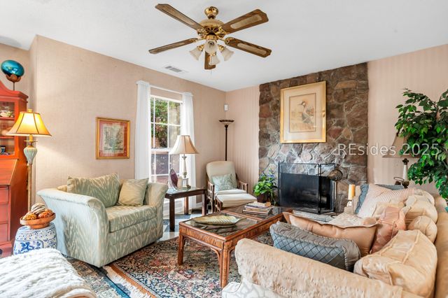 22 Marblehead Road E, Hilton Head Island, SC 29926