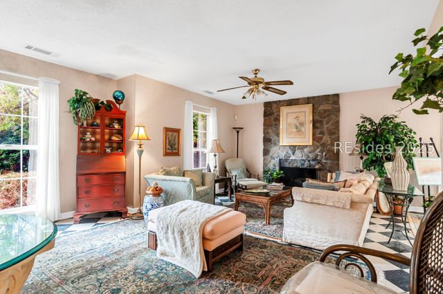 22 Marblehead Road E, Hilton Head Island, SC 29926