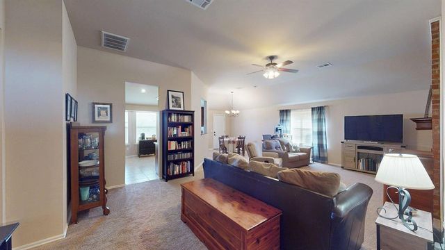 805 Canyon Drive, Yukon, OK 73099
