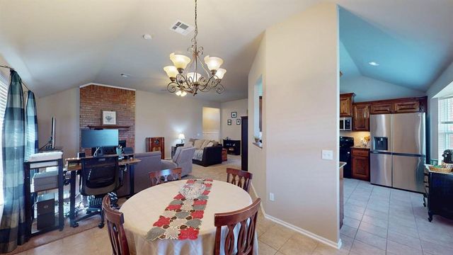 805 Canyon Drive, Yukon, OK 73099