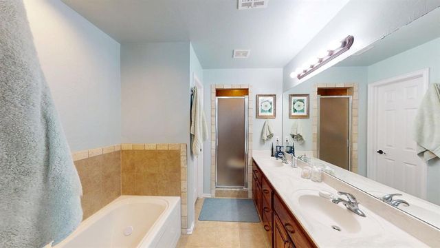 805 Canyon Drive, Yukon, OK 73099