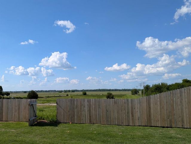 805 Canyon Drive, Yukon, OK 73099
