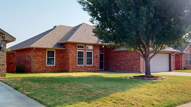 805 Canyon Drive, Yukon, OK 73099