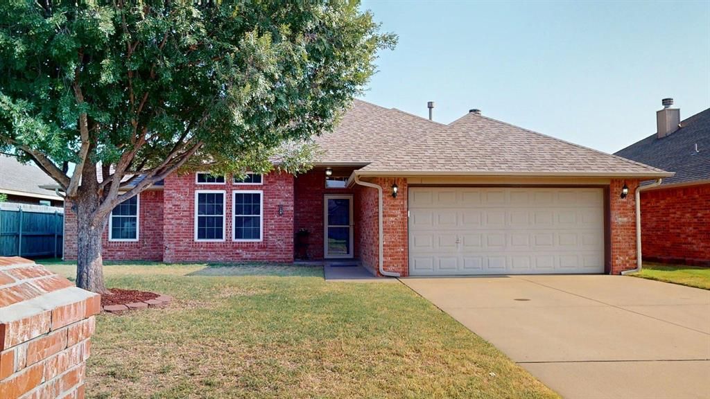 805 Canyon Drive, Yukon, OK 73099