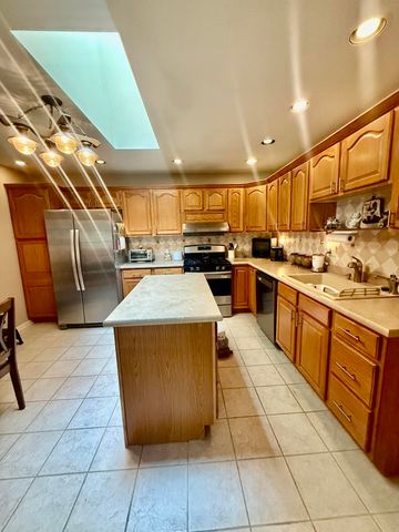 1816 Elderberry Court, Crown Point, IN 46307