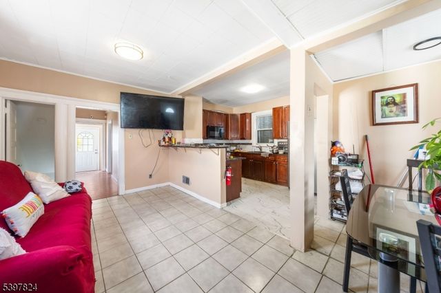 685 Raritan Ave, Perth Amboy City, NJ 08861